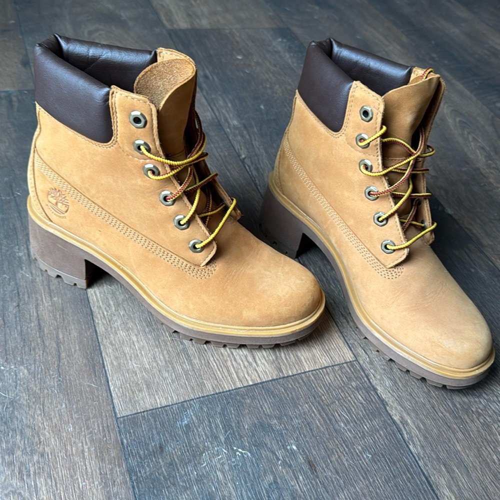 Timberland Kinsley mid lace up WP Boot size 7.5 women’s